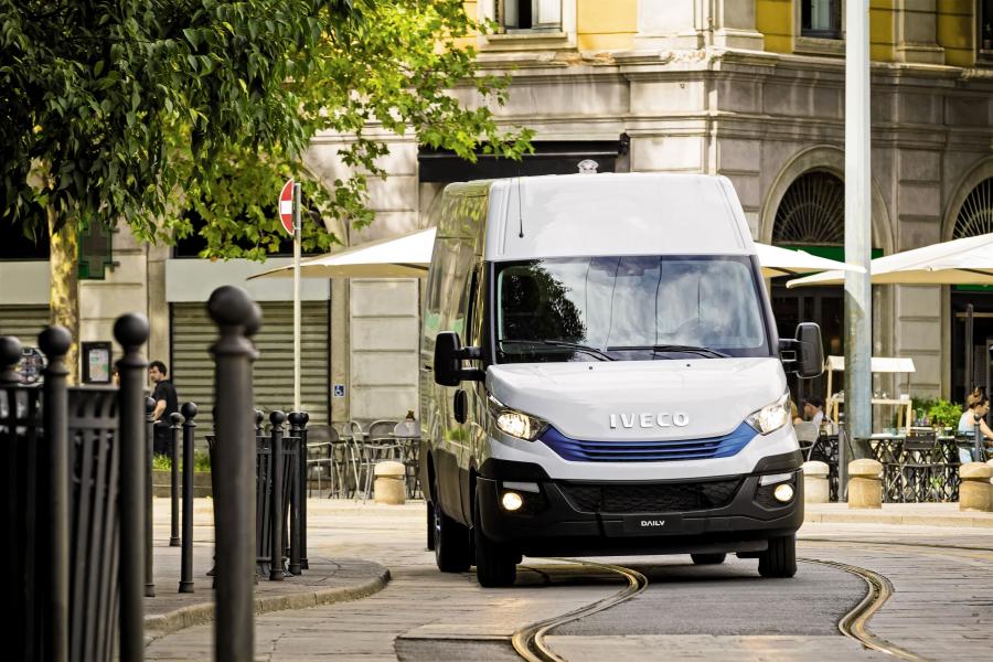  Iveco Daily 35-EV Blue Power Van 2017 года  (фото 2 из 5)